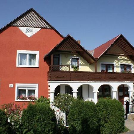 Papp Apartmanház Apartman Vonyarcvashegy Kültér fotó