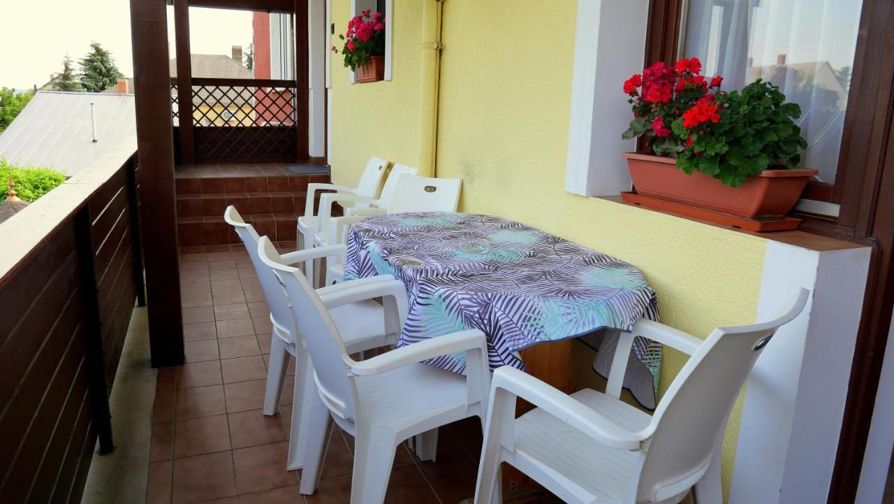 Papp Apartmanház Apartman Vonyarcvashegy Kültér fotó